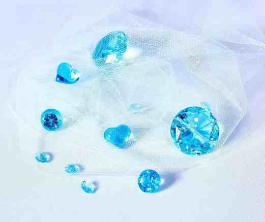 Blue diamond confetti