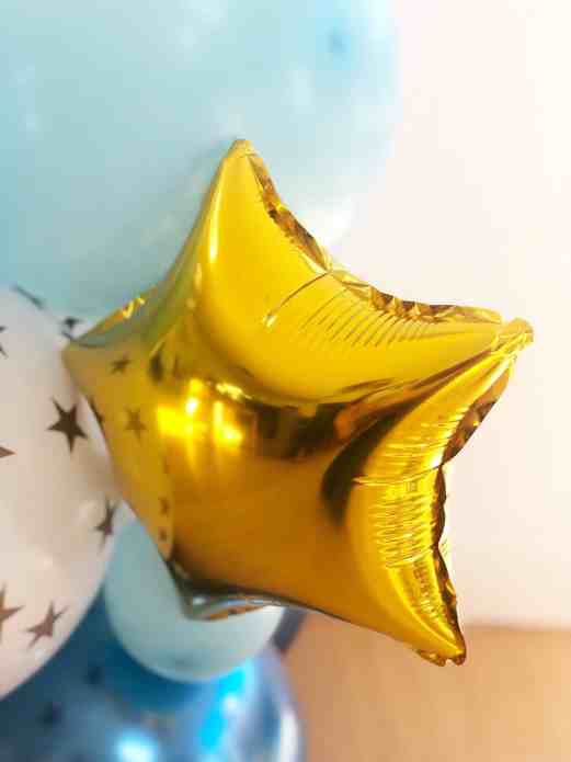 gold star foil balloon