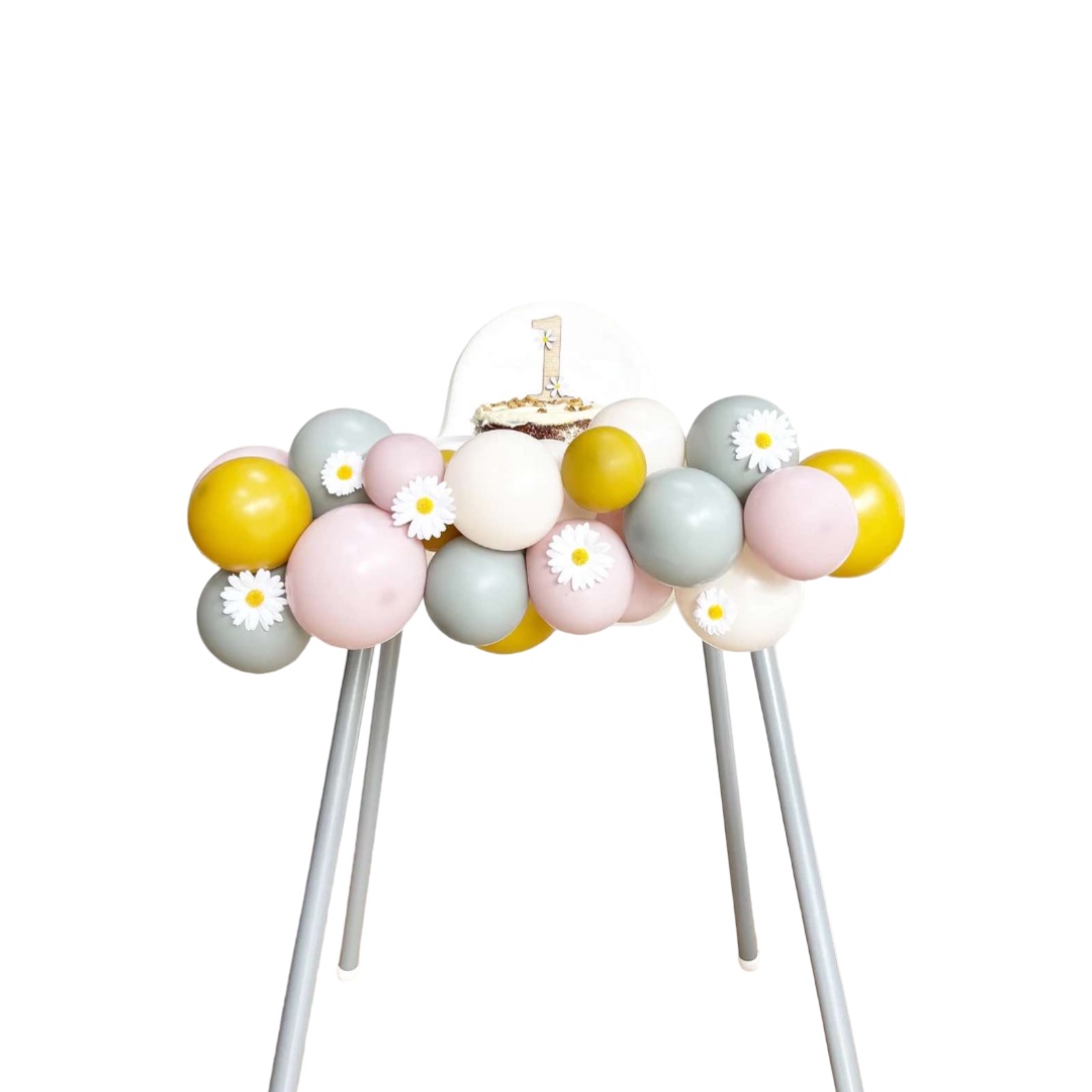 DIY Mini Daisy Balloon Garland for High Chairs