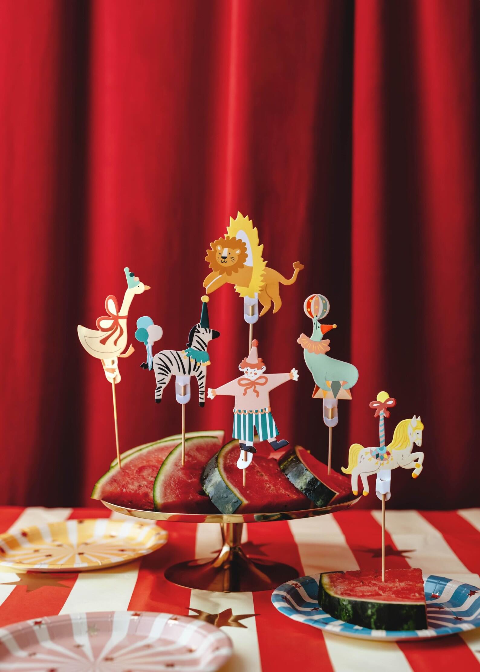 Circus Paper Cups | Tara's Wonderworld